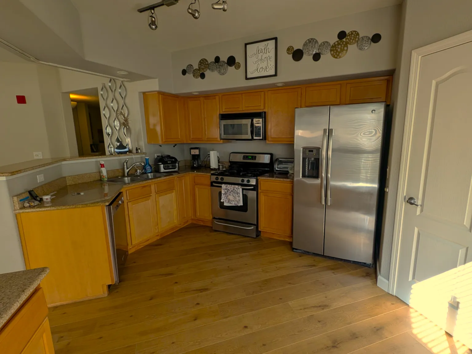 2 bed, 1314 sqft, $2,550 — Photo 2