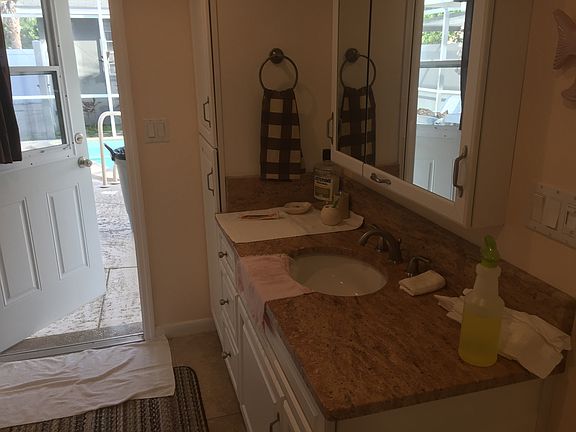 3rd image of 816 Oakview Dr