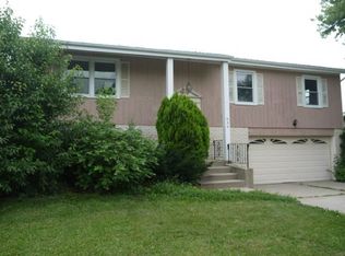 634 W Wrightwood Ave, Addison, IL 60101