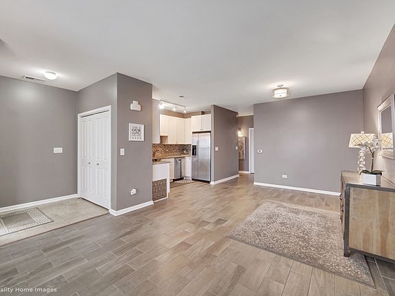 5th image of 4016 S Oakenwald Ave #1