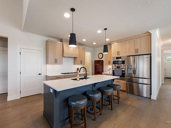 5th image of 6874 W Los Flores Dr
