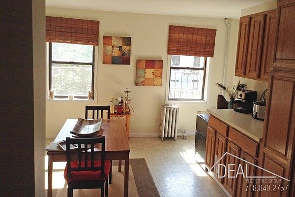 2nd image of 196 Court St #2