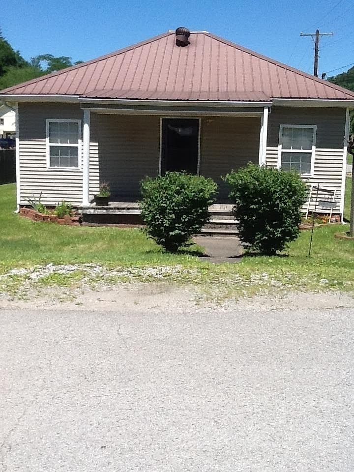 369 Chestnut St, Benham, KY 40807 Zillow