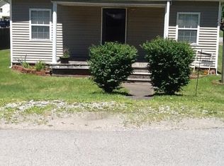 369 Chestnut St, Benham, KY 40807