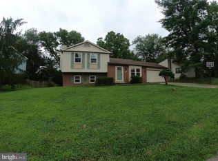 1619 Nathan Ln, Herndon, VA 20170