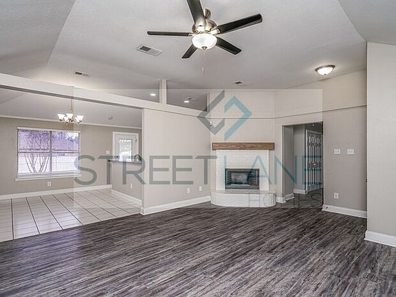 3rd image of 8210 Quail Hollow Ct