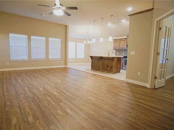 4th image of 3136 Midland Valley St