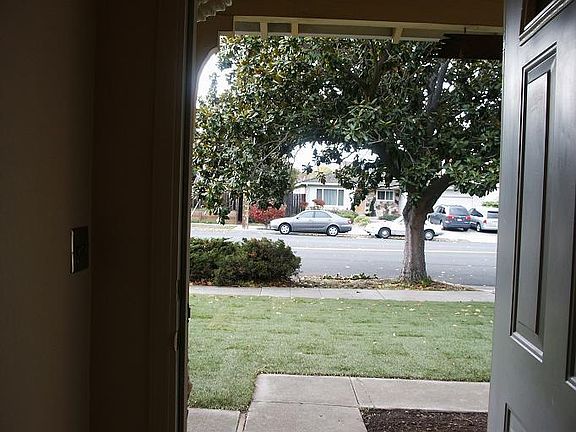 5th image of 2232 Cherry Ave