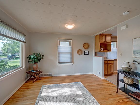 4th image of 1118 Lorraine Dr