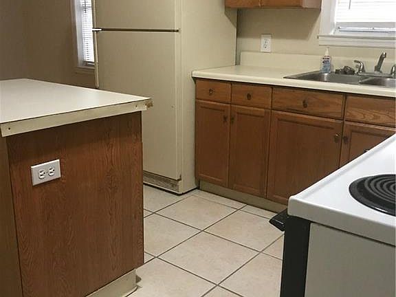 5th image of 501 W Howard Dr