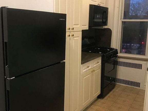 2nd image of 2828 Kings Hwy #2