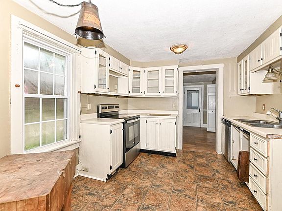 2nd image of 205 E Main STREET