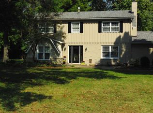 16 E Cresthill Rd, Terre Haute, IN 47802