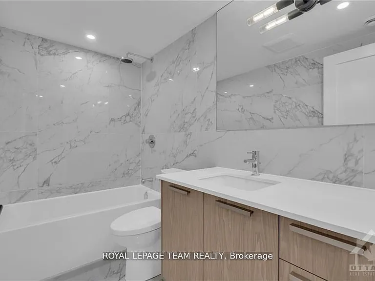 58 Florence St #8 — Photo 12