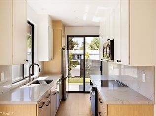 5540 Capistrano St, Woodland Hills, CA 91367