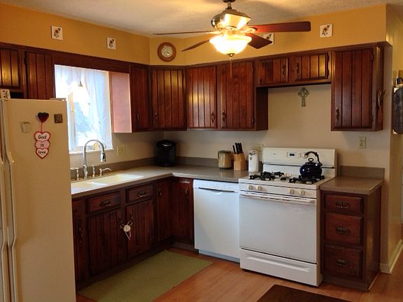 5th image of 3651 Thorncrest Dr