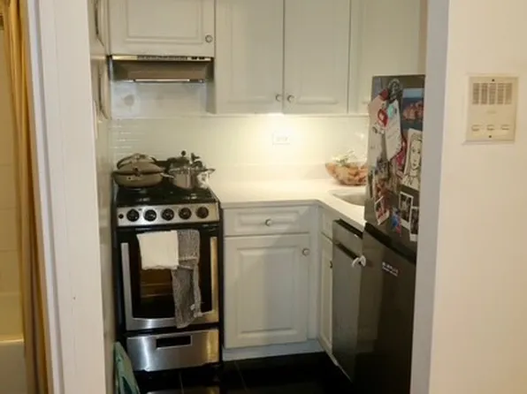 126 West 82nd Street image 1 of 4