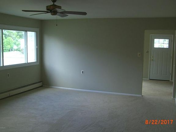 5th image of 31 Castle Harbor Dr