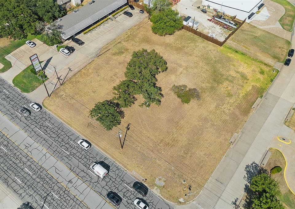 1st image of 911 Davis Blvd