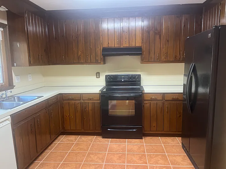 153 Sloane Pl — Photo 8