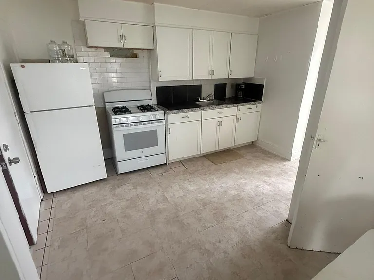 633 Maple Ave #1 — Photo 7