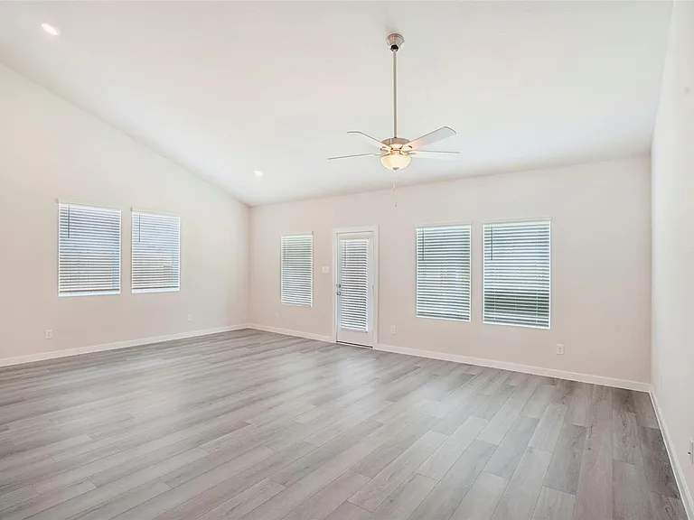1567 King Ranch Rd — Photo 17