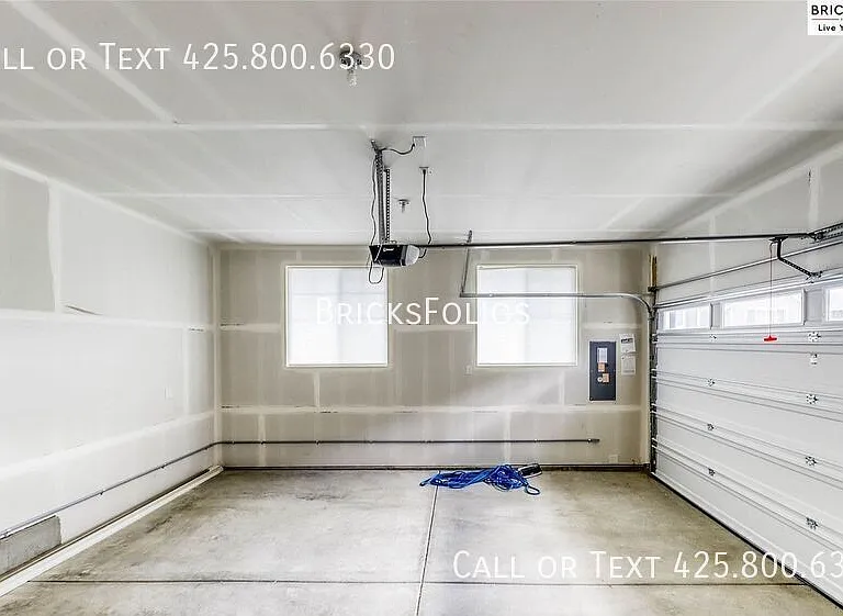 1052 Banyan St — Photo 31