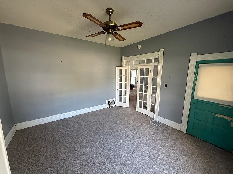 715 N Mulberry St — Photo 9