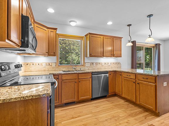3rd image of 5224 Nannyberry Dr