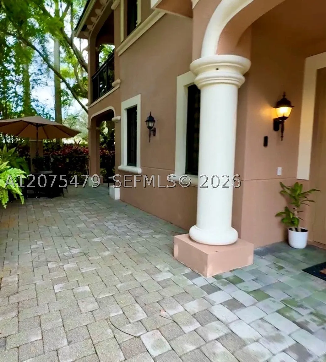 3 bed, 1560 sqft, $3,750 — Photo 3