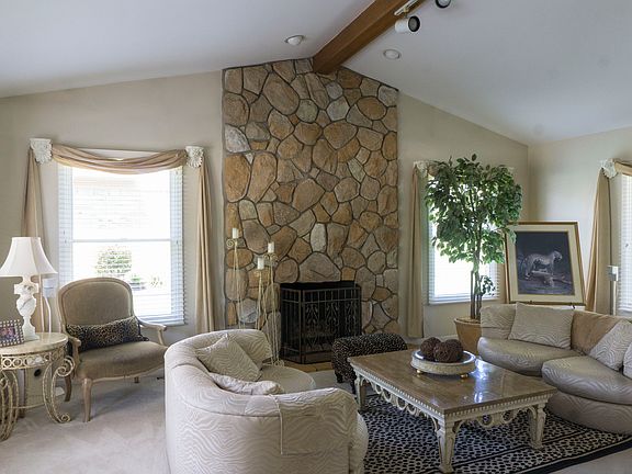 3rd image of 22716 Foxmoor Dr