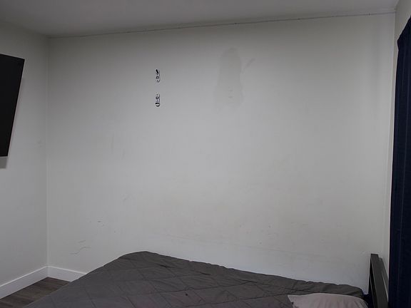 4th image of 1134 Dixon Dr