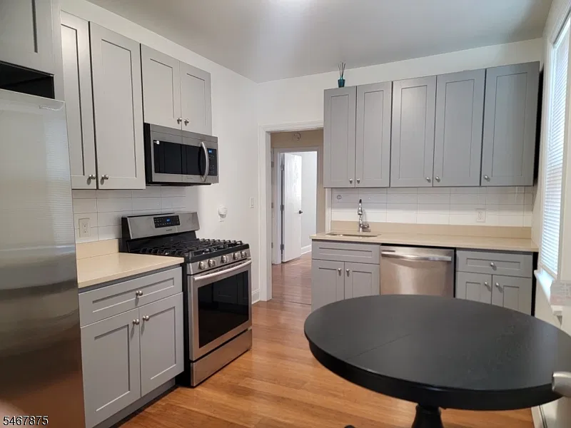 24 E Price St