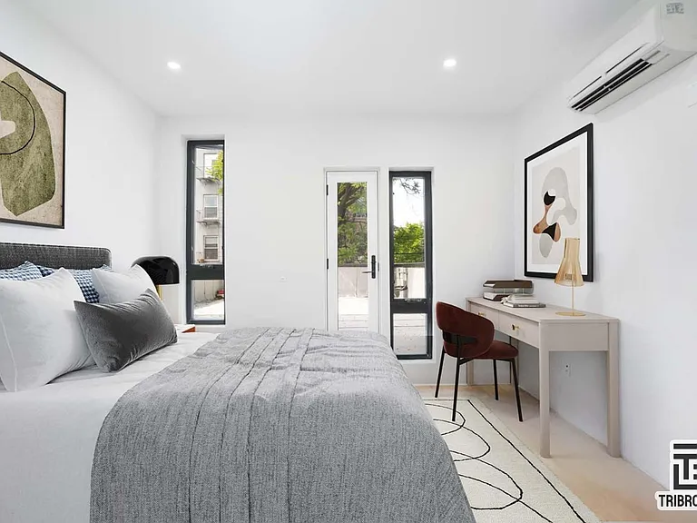 141 Meserole St #2B — Photo 5