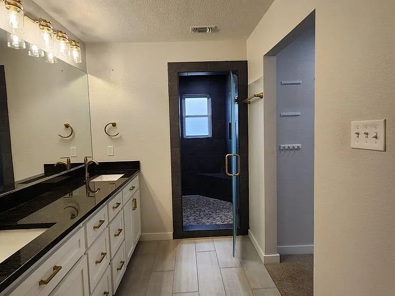3300 Durant Dr — Photo 33