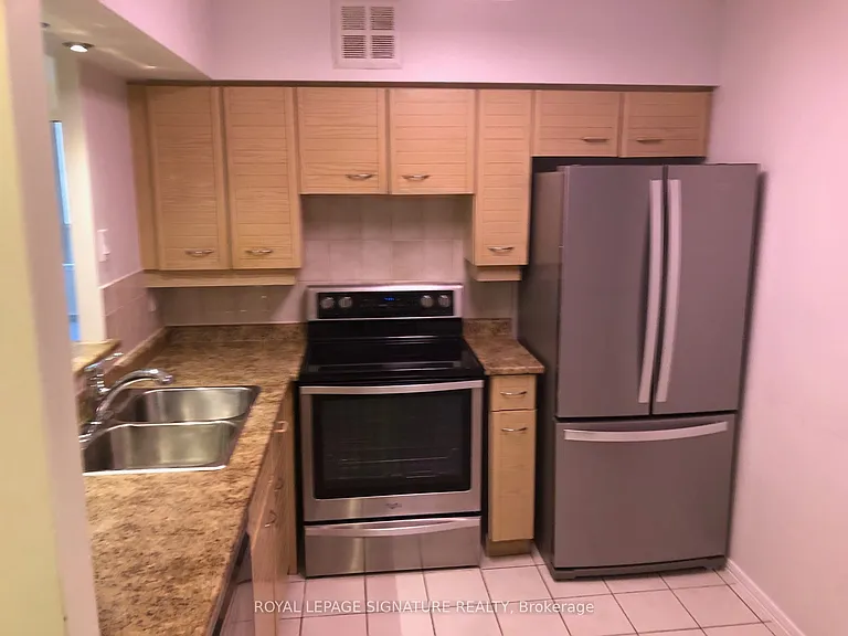 30 Greenfield Ave #2001 — Photo 8