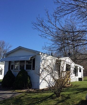 2nd image of 294 Silver Creek Cir