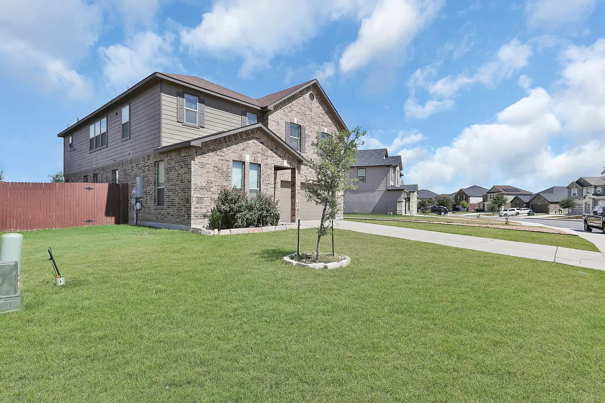 Building Photo - 11255 Sawyer Valley