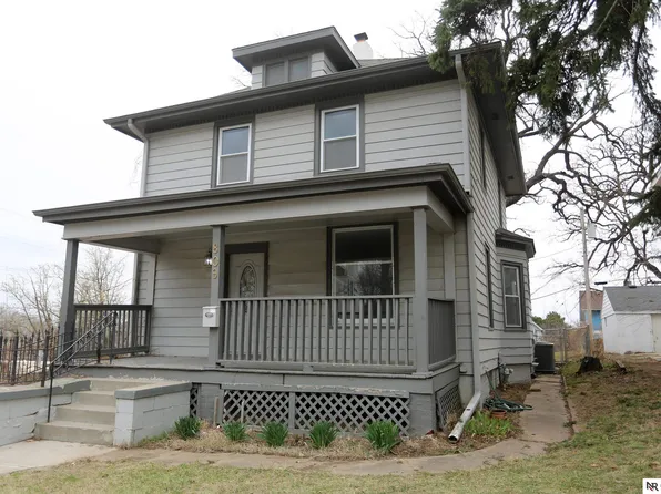 809 S 36th St, Omaha, NE 68105