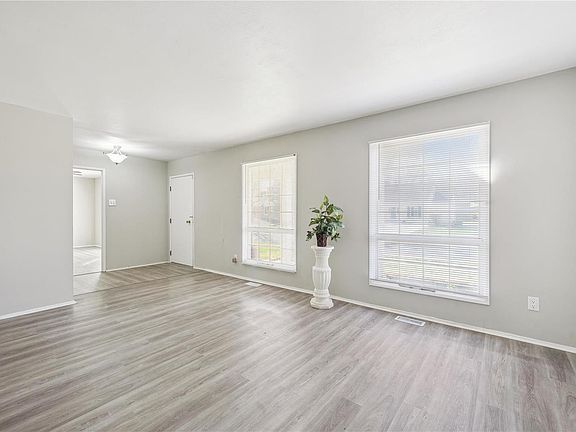 3rd image of 3635 Saint Catherine St
