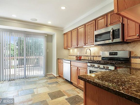 3rd image of 10114 Oakwood Chase Ct