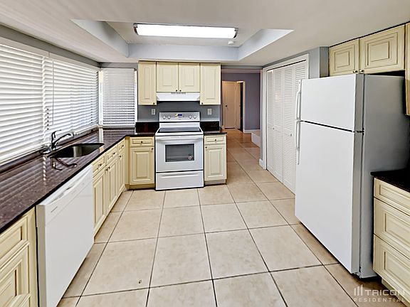 4th image of 2190 NW 74th Ave