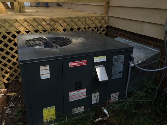 4th image of 1831 Arnold Dr