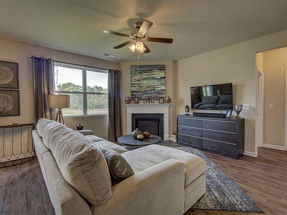 3rd image of 261 Autumn Terrace Ln