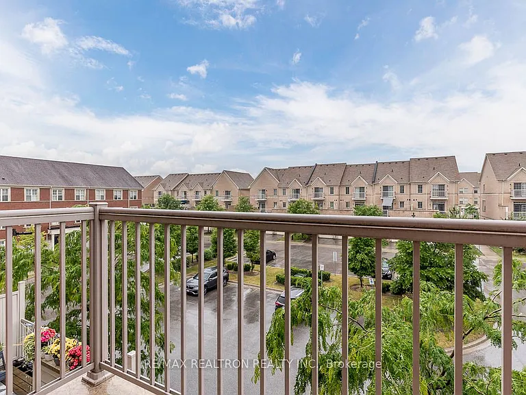28 Donald Buttress Blvd W — Photo 36