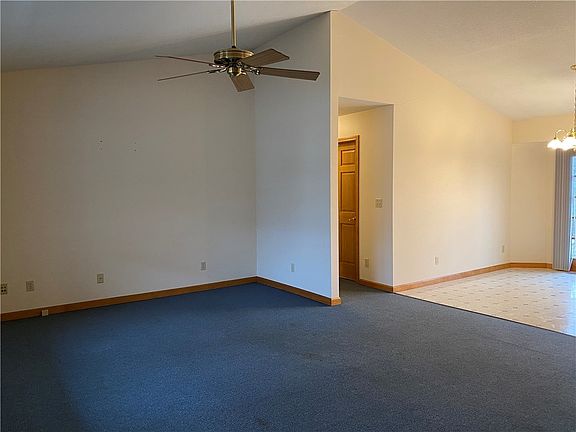 2nd image of 910 Lynwood Dr