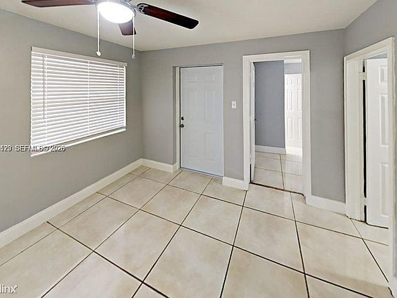 3rd image of 1107 SW 22nd Ter