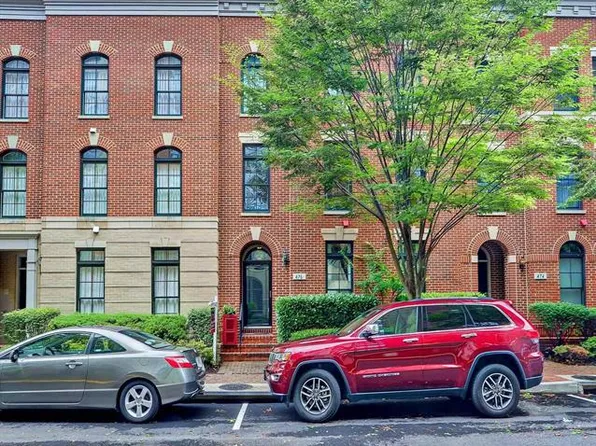 476 Harbor Side St, Woodbridge, VA 22191