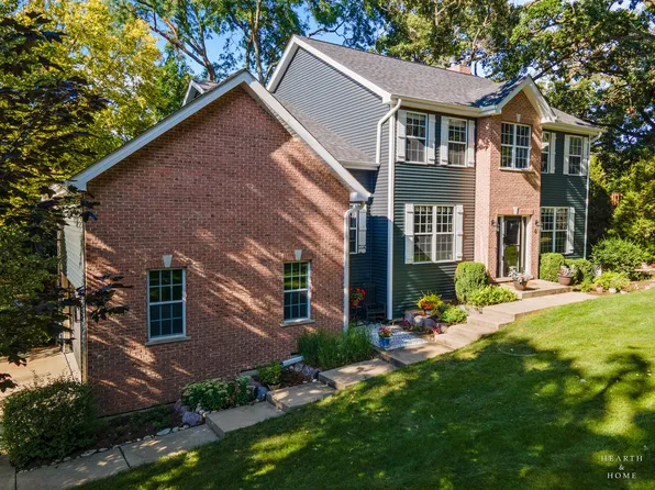 399 Asbury Ave, Fox River Grove, IL 60021