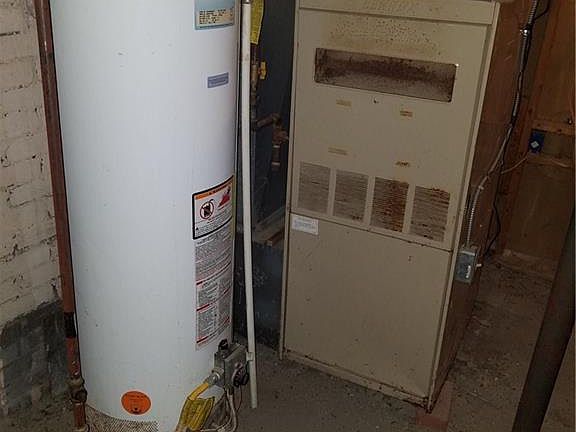 5th image of 112 Randall Ave